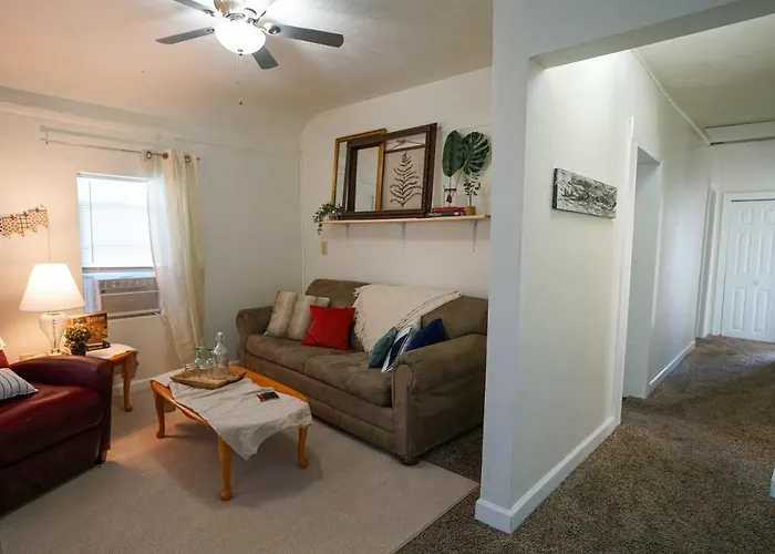 2 Bedroom Apartment Near Ndsu And Downtown Fargo