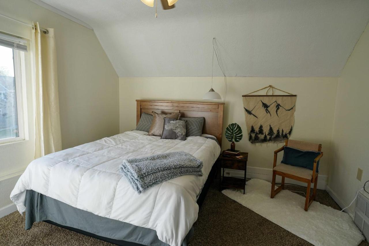 2 Bedroom Near Ndsu And Downtown Apartment *