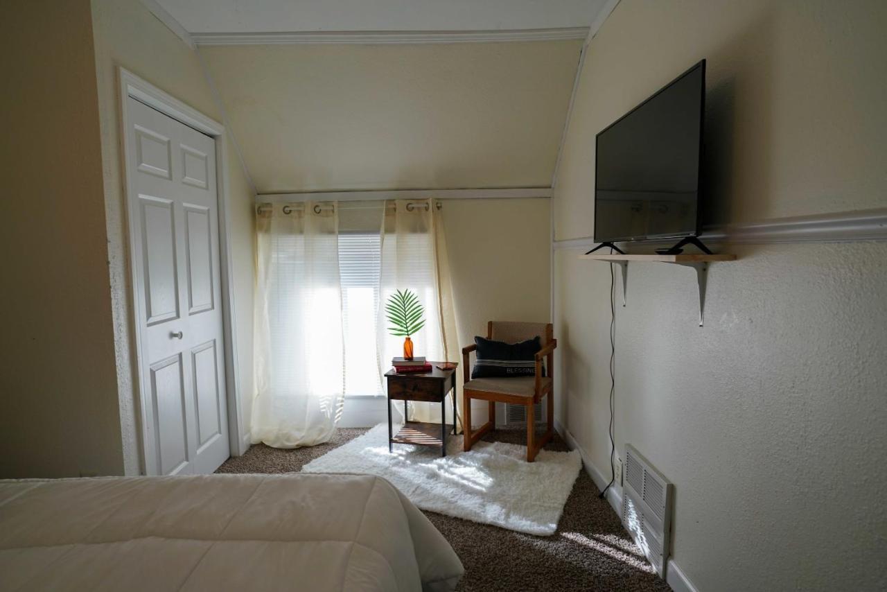 2 Bedroom Near Ndsu And Downtown *